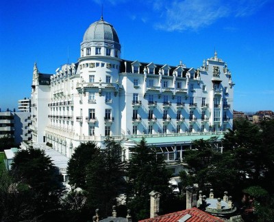 Pernoctaciones y viajeros en hoteles en Cantabria